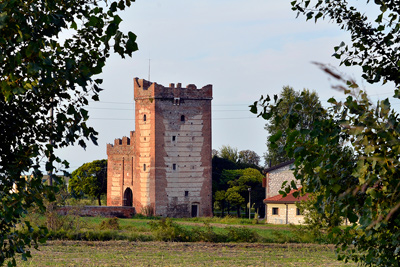 Relais per visitare la Torre Scaligera